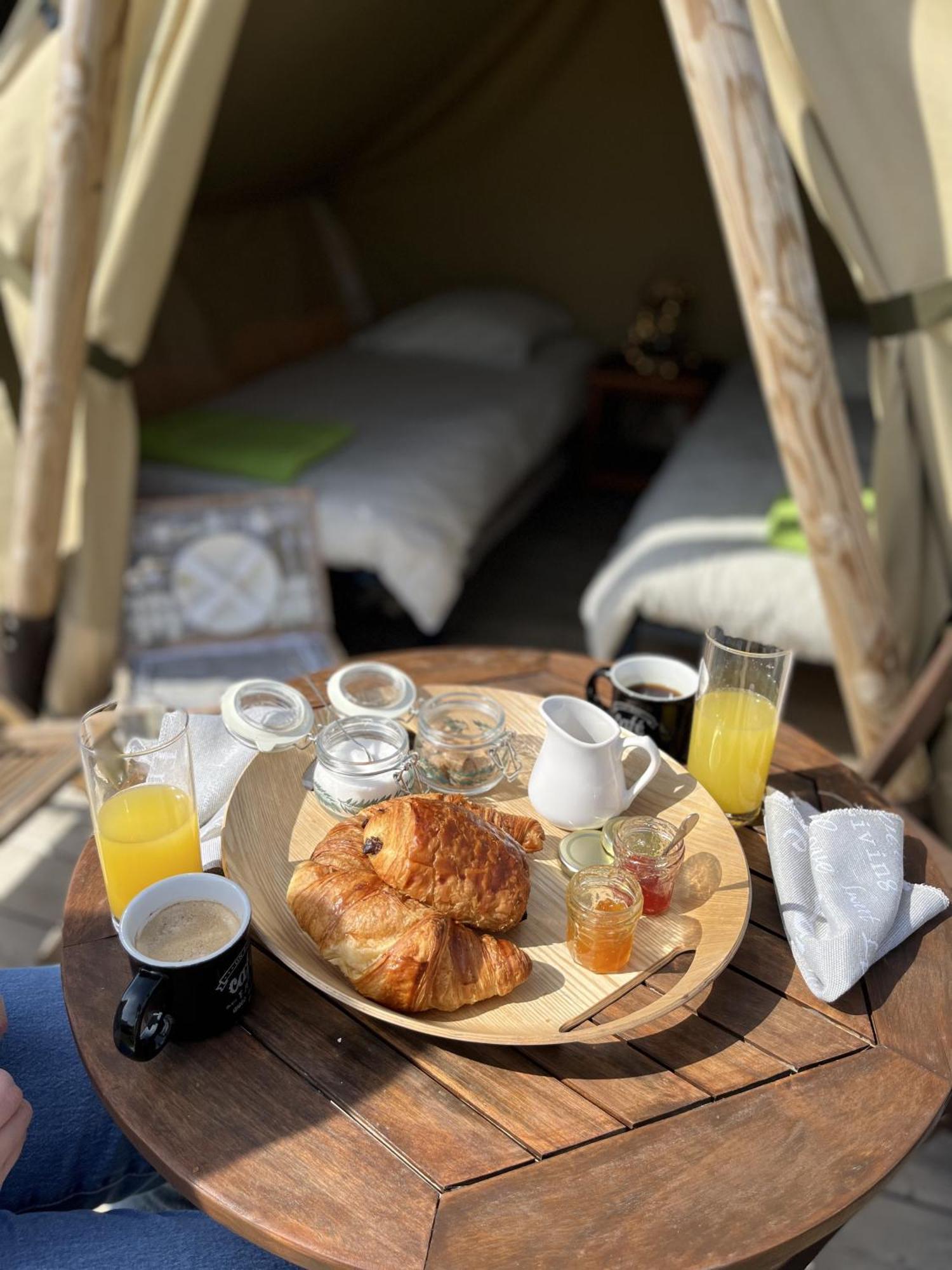 Camping Les Vosges Du Nord Oberbronn Exterior photo