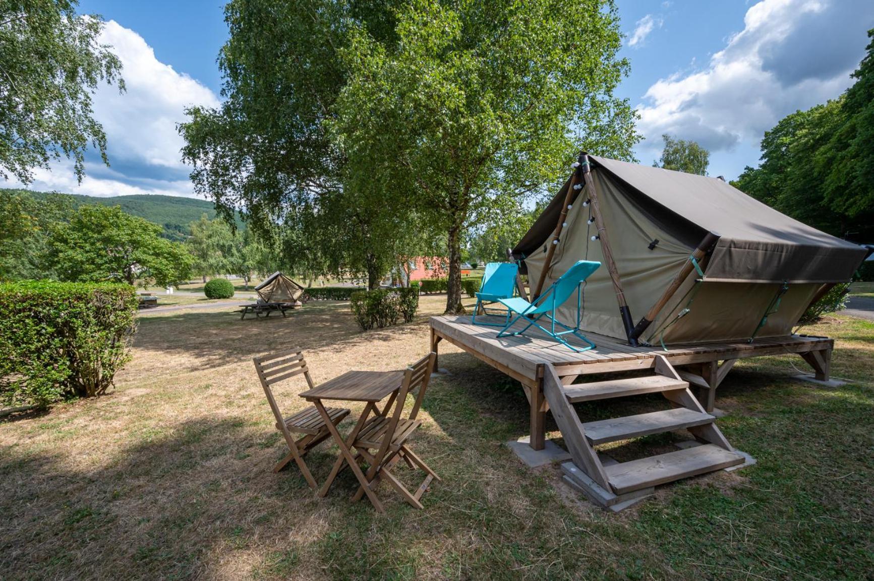 Camping Les Vosges Du Nord Oberbronn Exterior photo